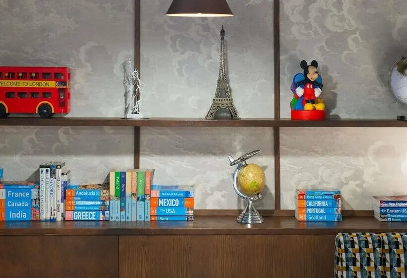 Hotelli Ibis Styles London Gatwick Airport