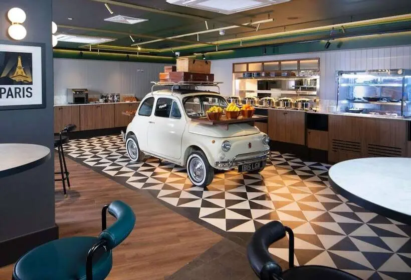 Hotelli Ibis Styles London Gatwick Airport