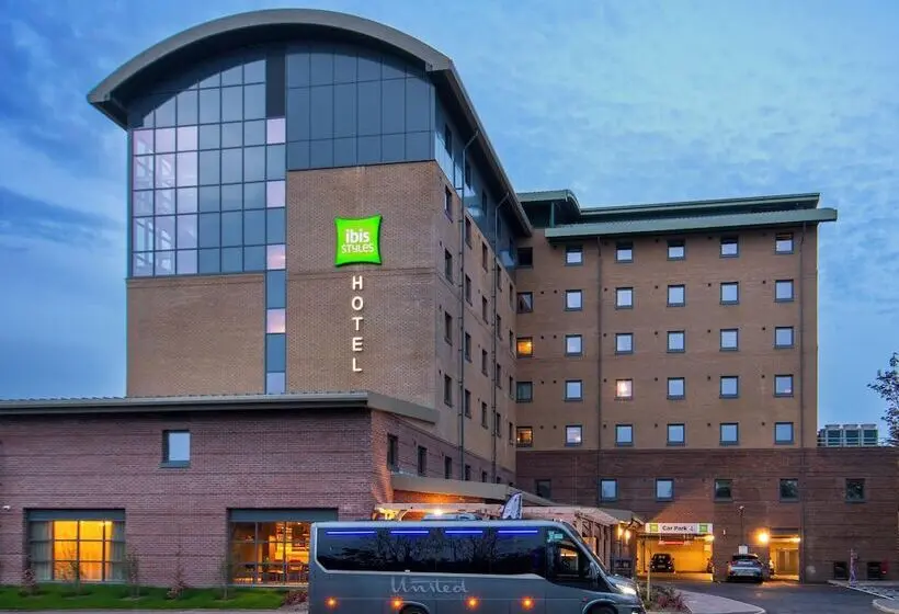Hotelli Ibis Styles London Gatwick Airport