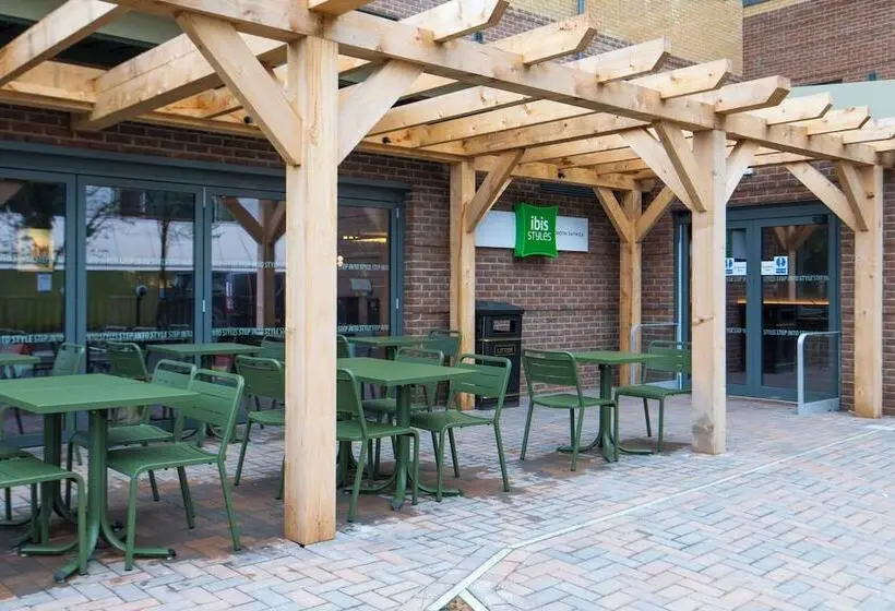 Hotelli Ibis Styles London Gatwick Airport