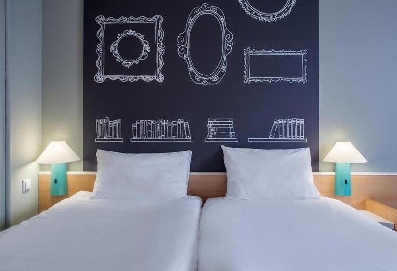 בית מלון כפרי Ibis Szczecin Centrum