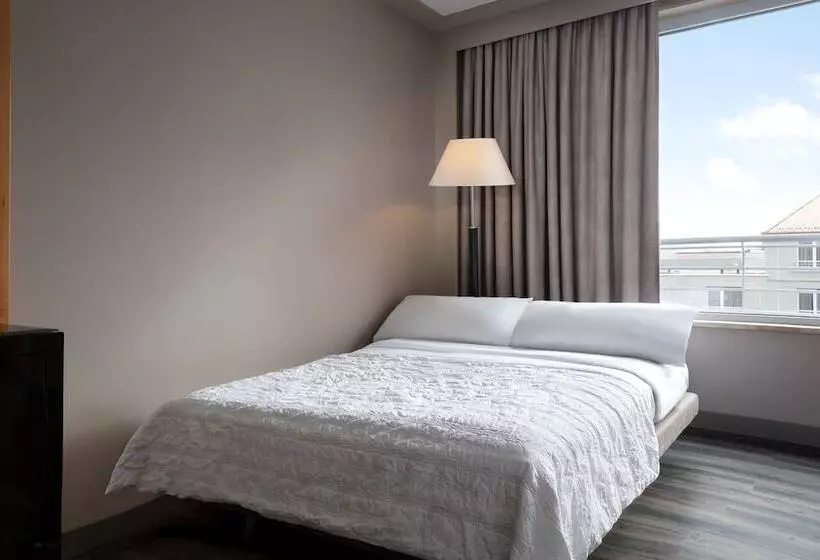 Отель Le Méridien Munich