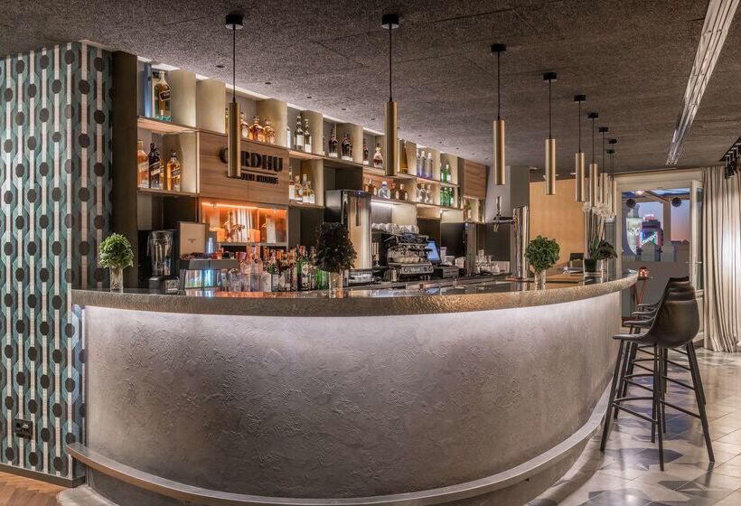 호텔 NH Collection Madrid Gran Via