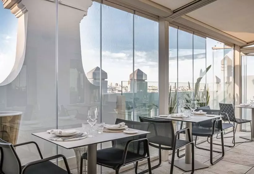 فندق NH Collection Madrid Gran Via