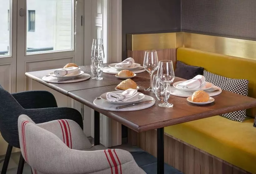 فندق NH Collection Madrid Gran Via