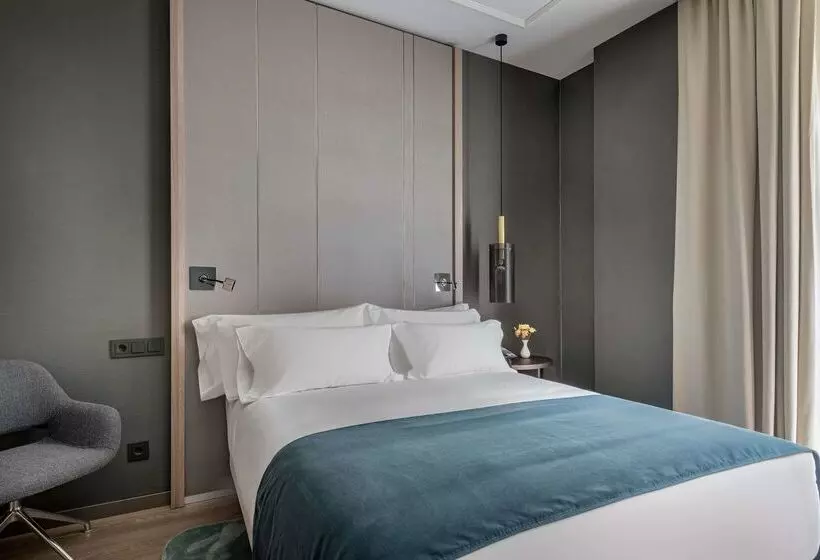 فندق NH Collection Madrid Gran Via
