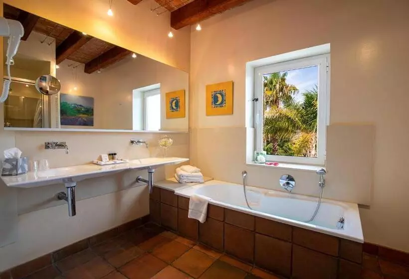 Сельский отель Tancat De Codorniu