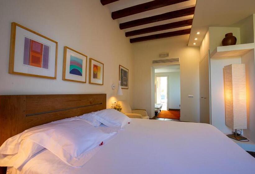 هتل روستایی Tancat De Codorniu