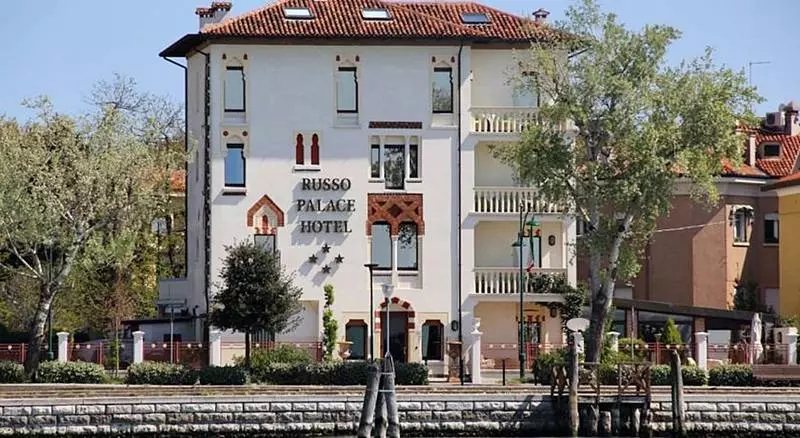 هتل Russo Palace