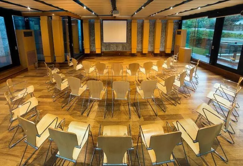 هتل Sansi Pedralbes