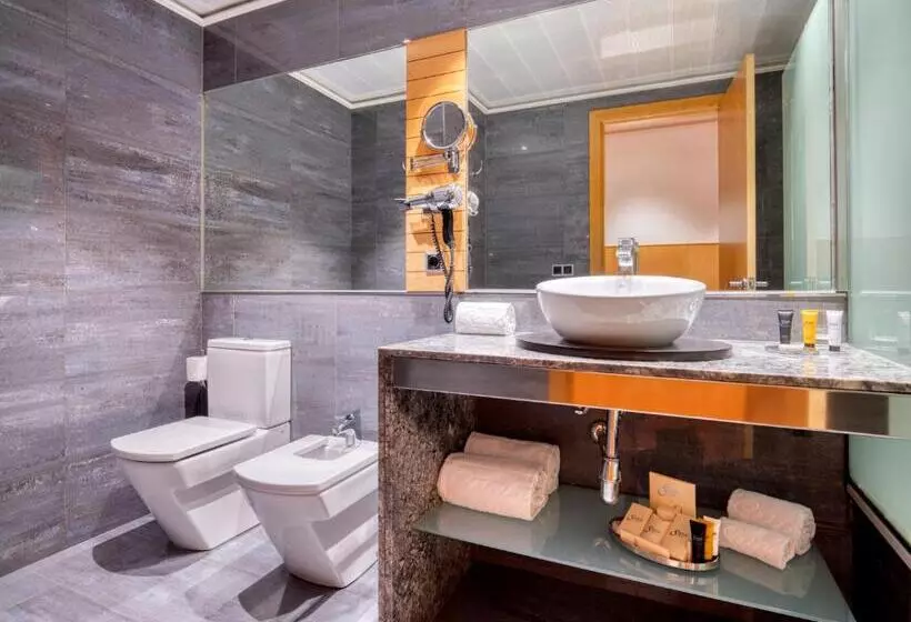 هتل Sansi Pedralbes