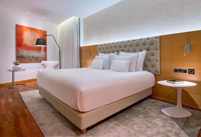 هتل Sansi Pedralbes