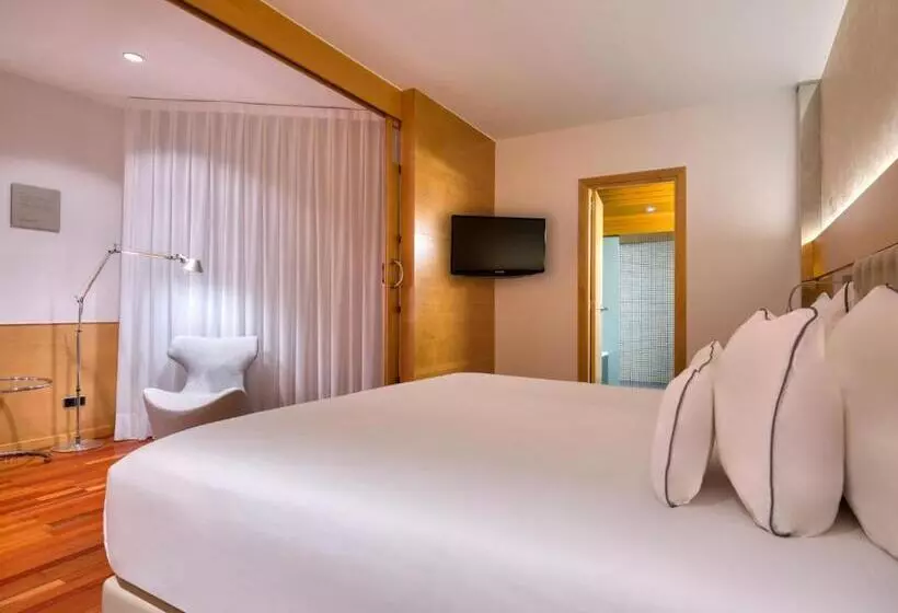 هتل Sansi Pedralbes