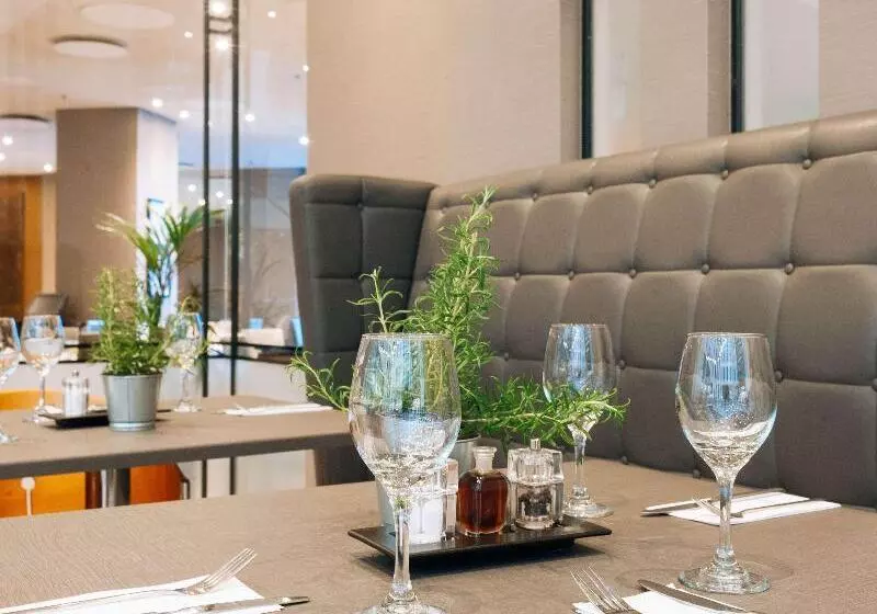 Hotelli Sofitel London Gatwick