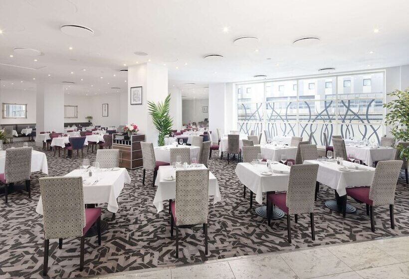 فندق Sofitel London Gatwick