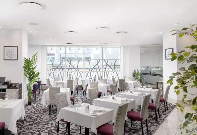 Hotelli Sofitel London Gatwick