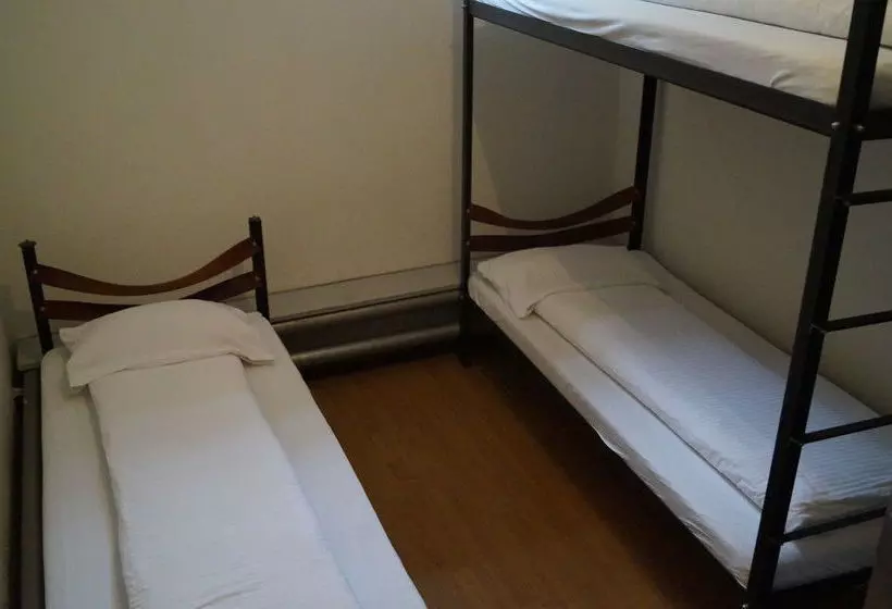 Jailhotel Lowengraben