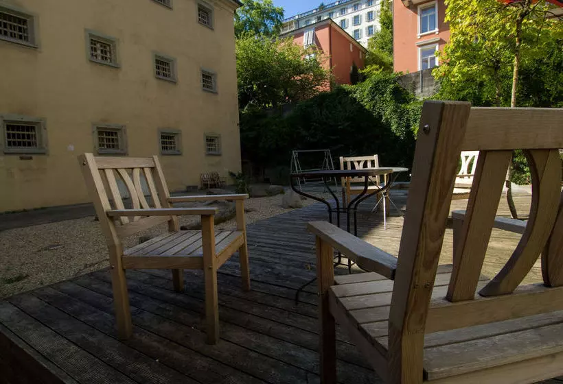 Jailhotel Lowengraben