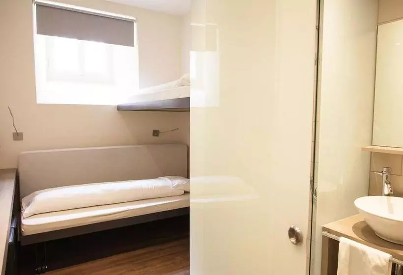 Jailhotel Lowengraben