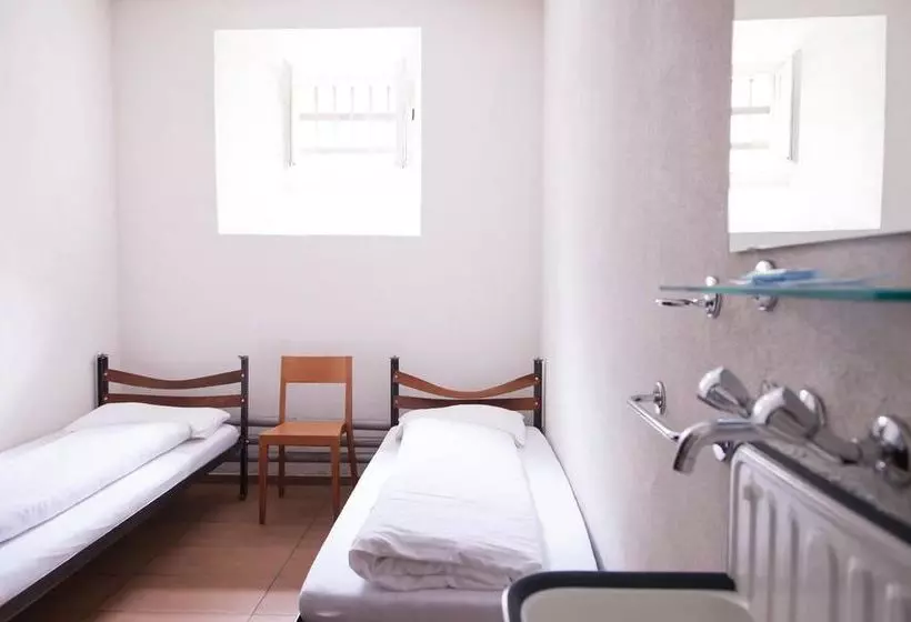 Jailhotel Lowengraben