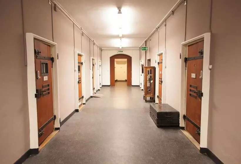 Jailhotel Lowengraben