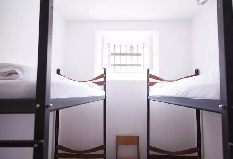 Jailhotel Lowengraben