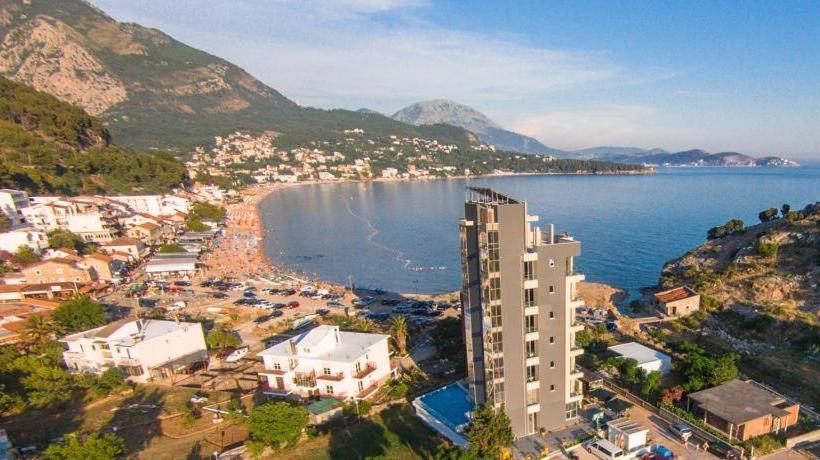 هاستل Aleksandar