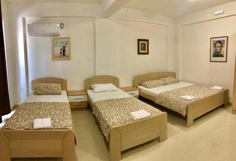 پانسیون Apartmani Maja