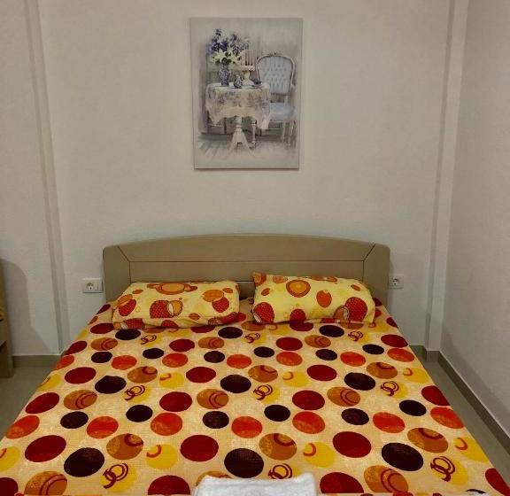 پانسیون Apartmani Maja