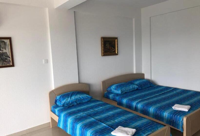 پانسیون Apartmani Maja