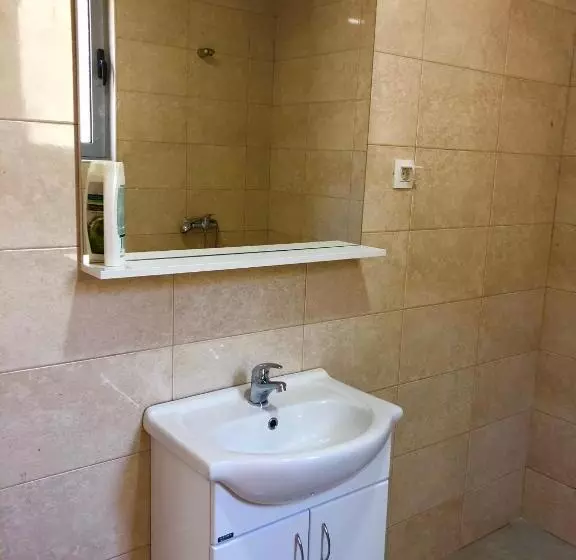 پانسیون Apartmani Maja