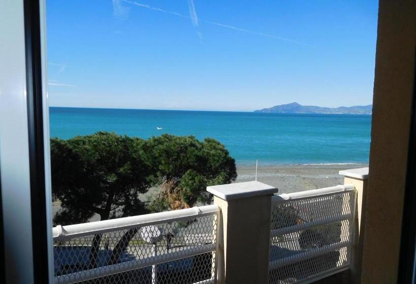 Pensjonat Baia Delle Favole Affittacamere