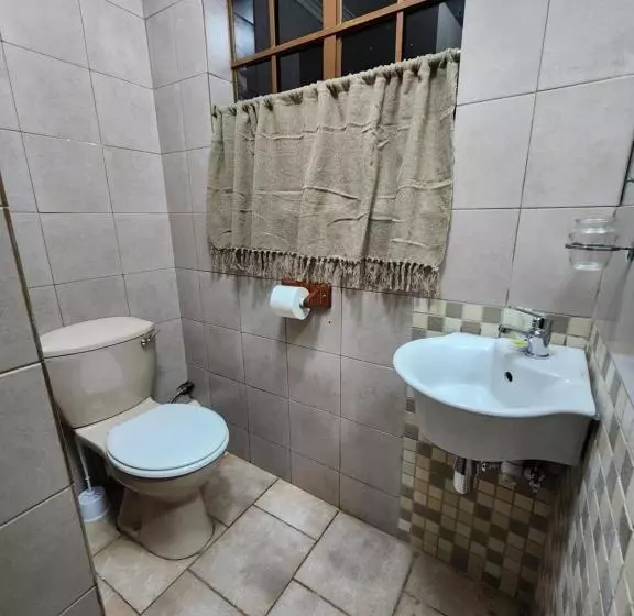 Majatalo Flamboyant Guesthouse