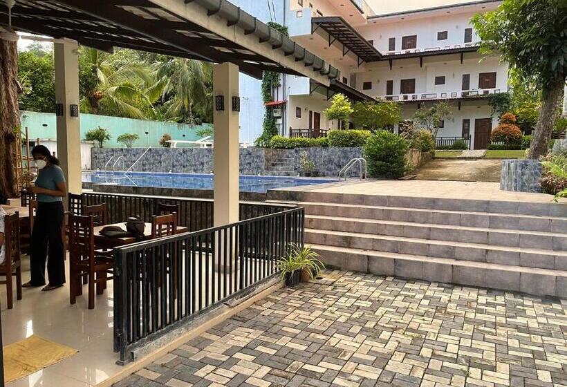 Пансион Illamperuma Leisure