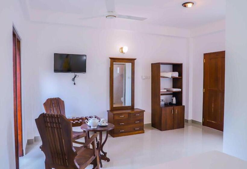 Пансион Illamperuma Leisure