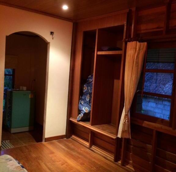 פנסיון Namtok Bungalows