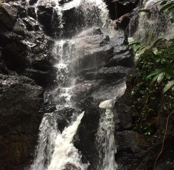 פנסיון Namtok Bungalows