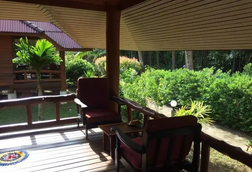 Majatalo Namtok Bungalows