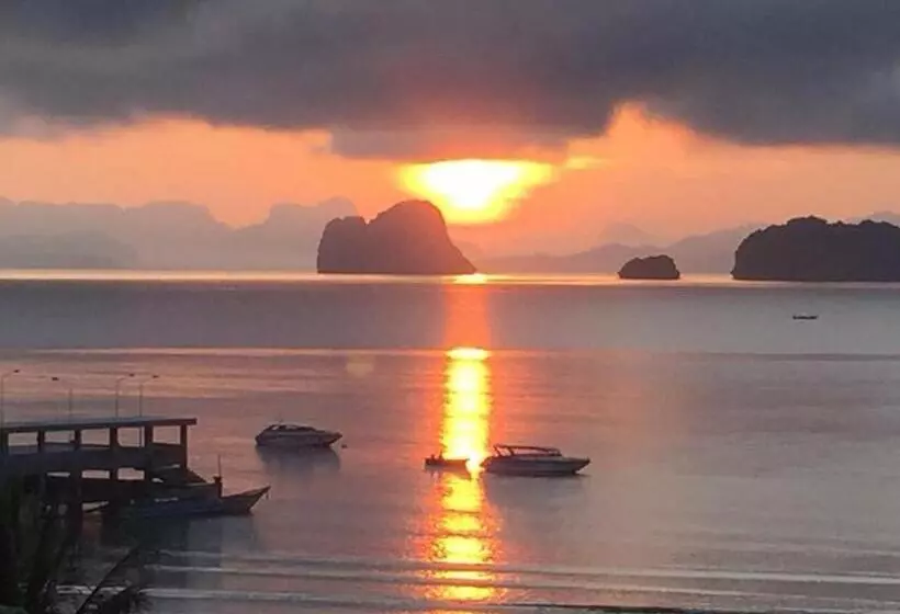 Majatalo Namtok Bungalows