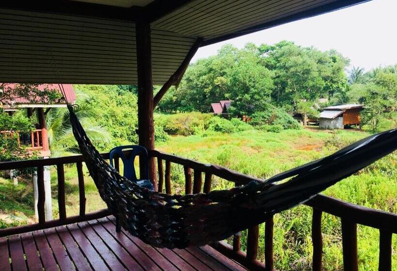 פנסיון Namtok Bungalows