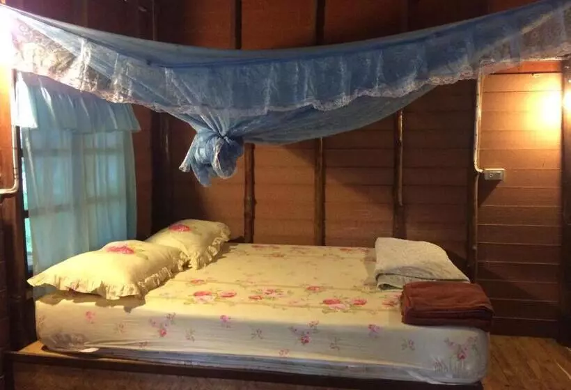 Majatalo Namtok Bungalows