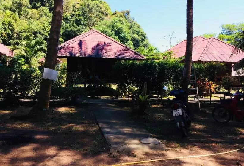 Majatalo Namtok Bungalows