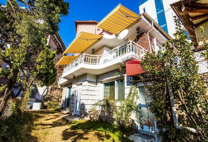 Pensão Sg Tailored Service Home Near Metro