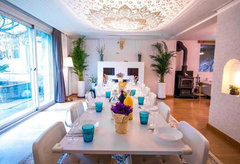 Pensão Sg Tailored Service Home Near Metro