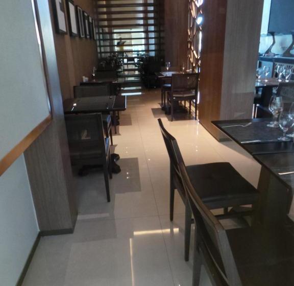 Flat Particular Jade Brasilia 1004 E 1006 Com Garagem