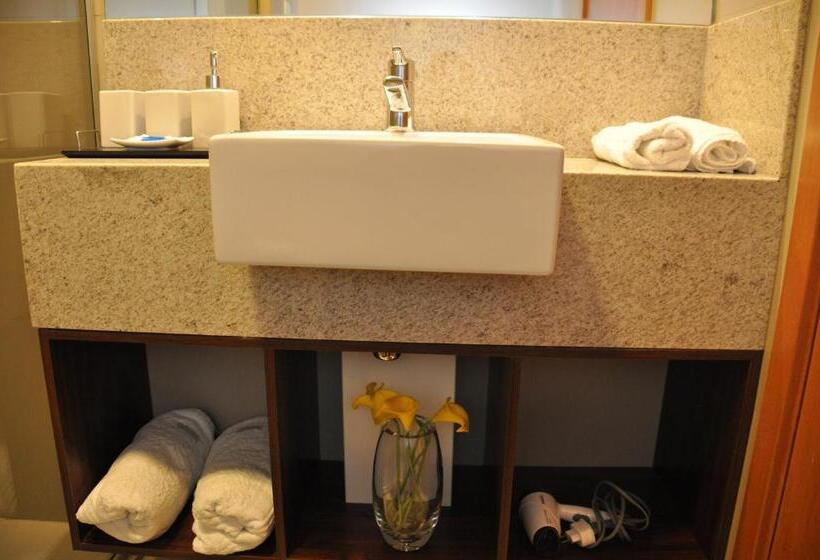 Flat Particular Jade Brasilia 1004 E 1006 Com Garagem