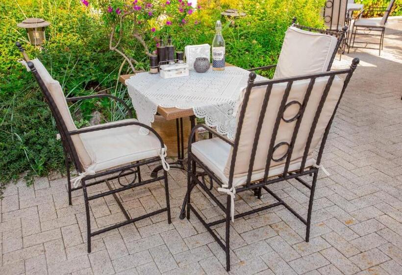 בית מלון כפרי The Step Family