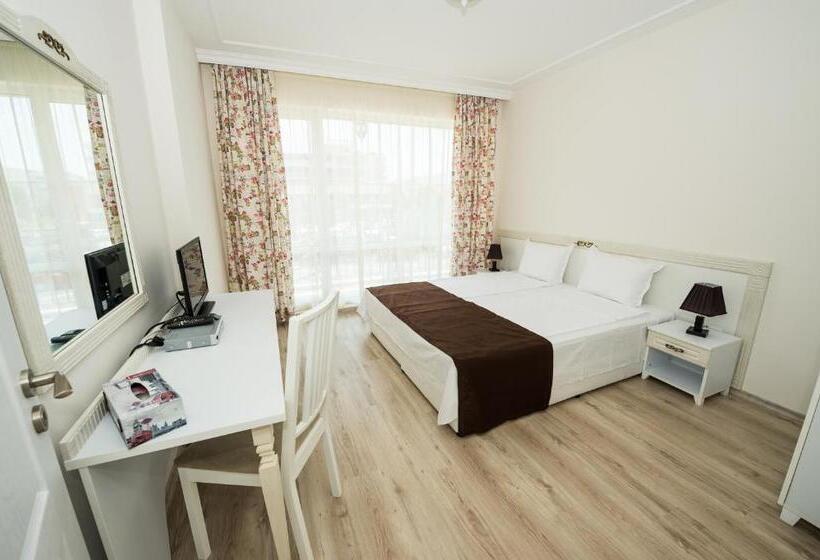 בית מלון כפרי The Step Family