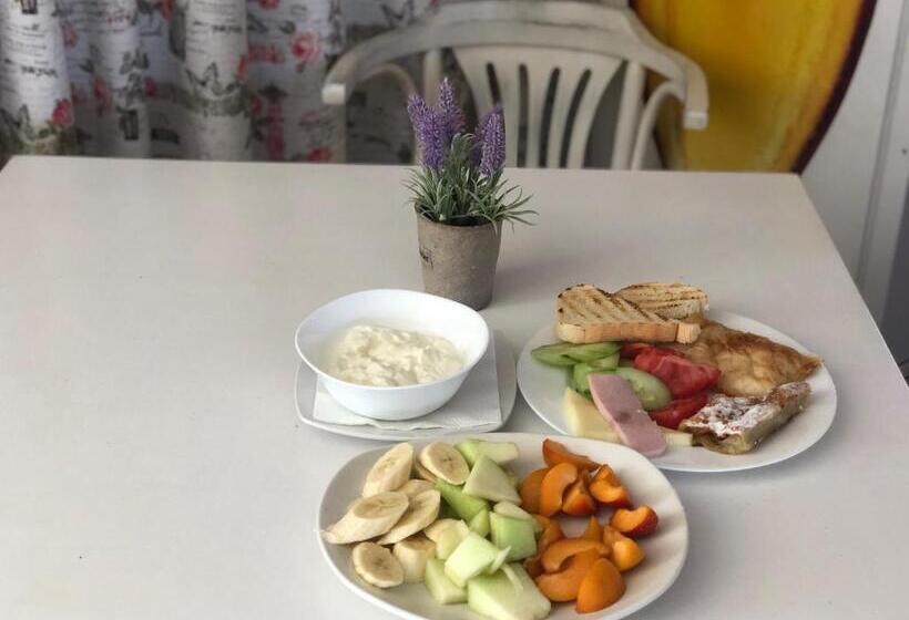 בית מלון כפרי The Step Family