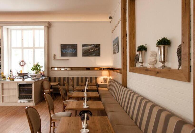 هتل Villa Astoria Kühlungsborn